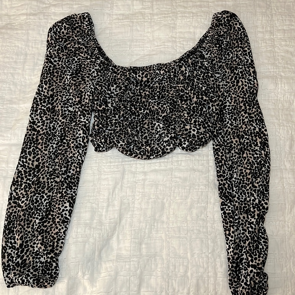 Boohoo cropped long sleeve top